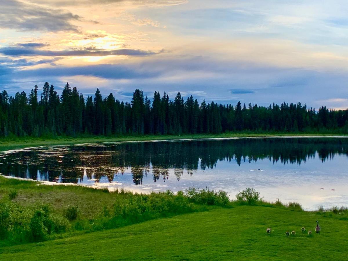 Schott'S Lake Conference & Resort Sundre Esterno foto
